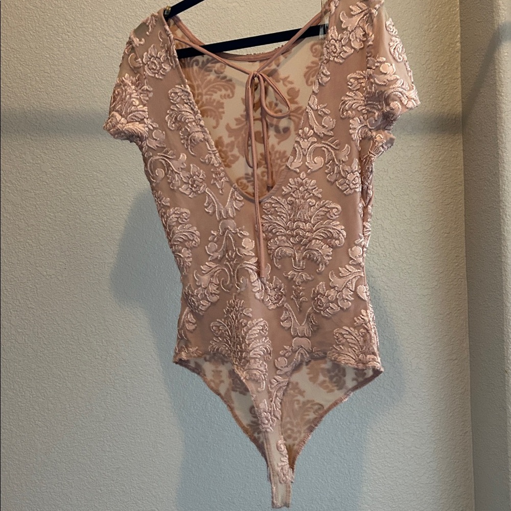 Set of 2 bodysuits black yellow flowers light pink short sleeve velvet size M - Picture 10 of 12